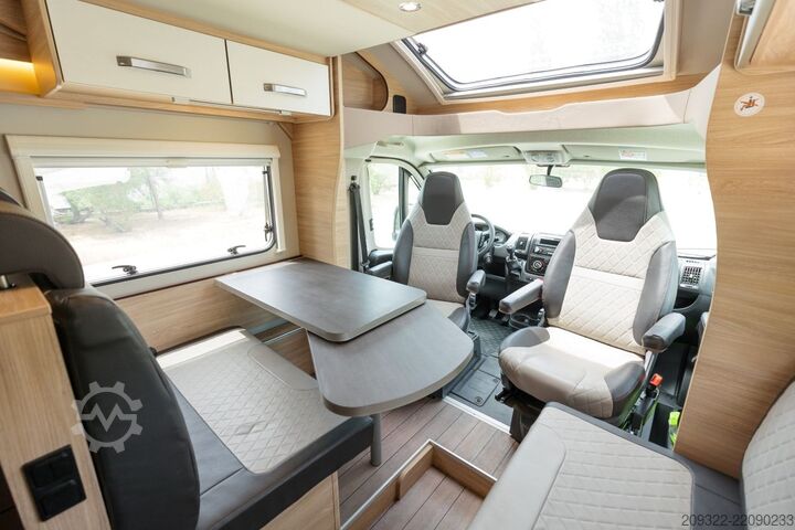 полуинтегриран кемпер 2020 Fiat Ducato Weinsberg Carasuite Completamente attrezzato