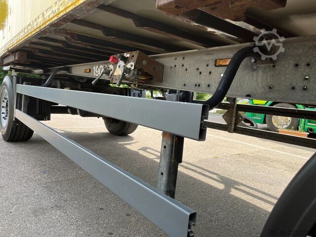 הובלה בקירור/קפוא Schmitz Cargobull 4x WKO Lafette mit Tiefkühlkoffer-Wechselbrücke
