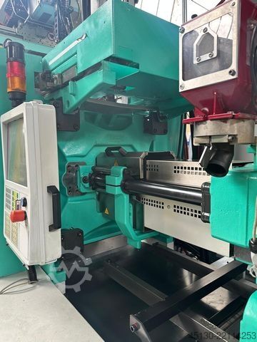 Máquina de moldagem por injeção Arburg 520S 1600-400/170 e²