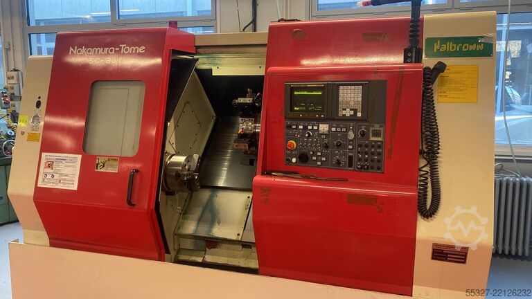 Pusat pembubutan dan milling CNC NAKAMURA SC300