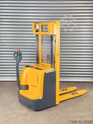 مشاة شاحنة البليت Jungheinrich EJC 212 - Triplex 4.3m - 1.025 Std. - Batterie Neu