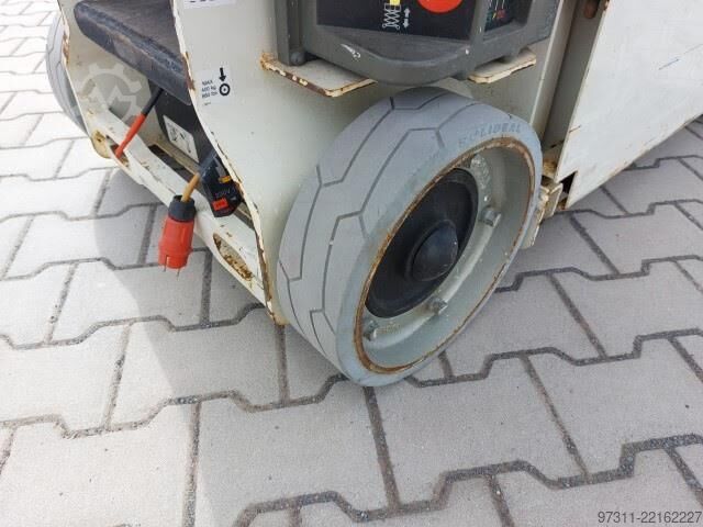 Kėlimo platforma JLG 1230ES