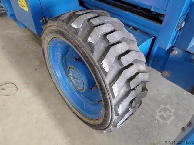 Elevador de tijera Genie GS-4390 RT