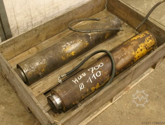 Herrenknecht Hub 700 mm Kolben Ø 150 mm