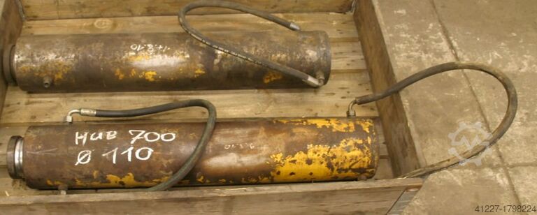 Herrenknecht Hub 700 mm Kolben Ø 150 mm