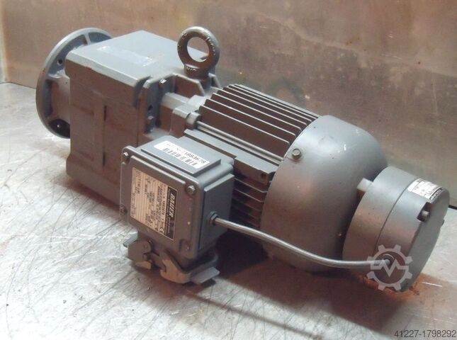 Редукторный двигатель 0,55 кВт 133 об/мин BAUER BG20-37