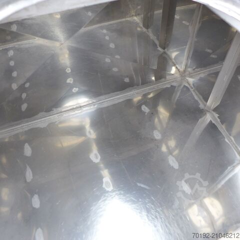 Dvo-komorni spremnik od 1800 litara izrađen od V2A nehrđajućeg čelika  9150