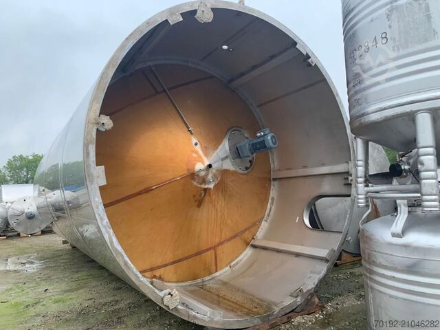 100000 liter geïsoleerde opslagtank gemaakt van V2A met schroefroerwerk  S16020