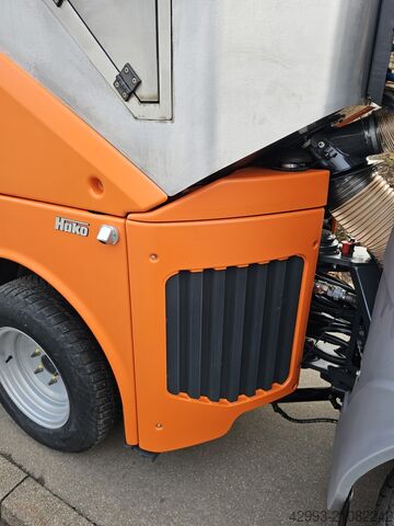 吸引式スイーパー Hako Citymaster 1650