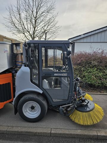 吸引式スイーパー Hako Citymaster 1650