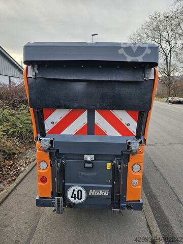 吸引式スイーパー Hako Citymaster 1650