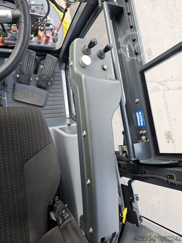 吸引式スイーパー Hako Citymaster 1650