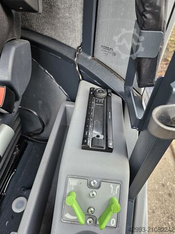 吸引式スイーパー Hako Citymaster 1650