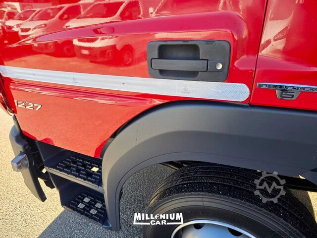 شاحنة بمسطحة ومشمع MERCEDES ATEGO 12-27 EURO 6 CENTINATO