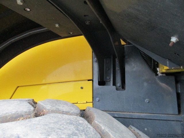 Radlader KOMATSU WA380 1. Hd aus Kommunalbesitz