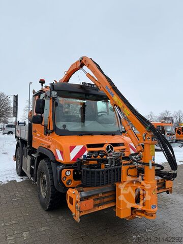 Unimog U318 com equipamento de corte / serviço de inverno Mercedes Benz U319