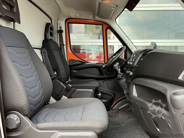Furgão fechado IVECO Daily 35S14A Hi-Matic Klima 4,35m Kamera Thermo