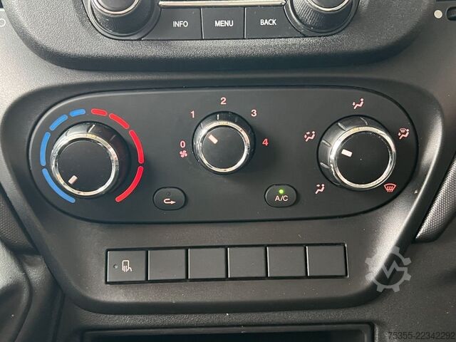 Furgão fechado IVECO Daily 35S14A Hi-Matic Klima 4,35m Kamera Thermo
