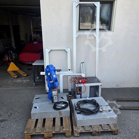 Robot industrial Yaskawa MOTOMAN GP8 YR-1-06VX8-A00
