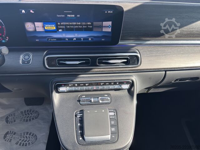 Minibussi Mercedes-Benz V 300 d AVANTGARDE Extralang 360 ACC AHK AUT LM