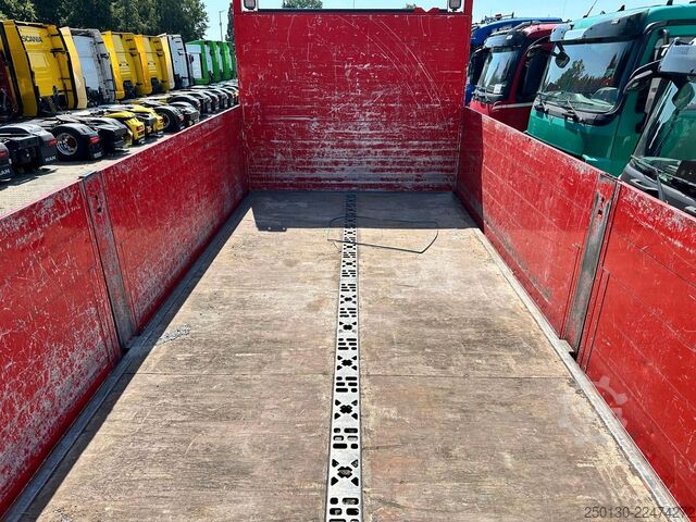 Flatbed truck MAN TGS 26.430 6x2LL Baustoffp./ HIAB 228 Lenk/Lift