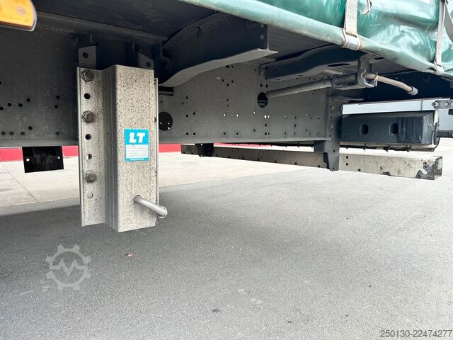 Trailer semi terbuka dengan terpal SCHMITZ CARGOBULL SCB*S3T MegaTrailer Curtainsider Edscha