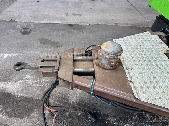 Trailer angkut kuda  Cuppers LVA 09-16 AL 3-Stock Viehanhänger,
