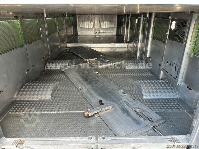 Truk pengangkut ternak MAN TGX 26.440 6x2 3.Stock Cuppers Komplett-Zug