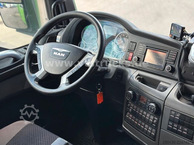Truk pengangkut ternak MAN TGX 26.440 6x2 3.Stock Cuppers Komplett-Zug