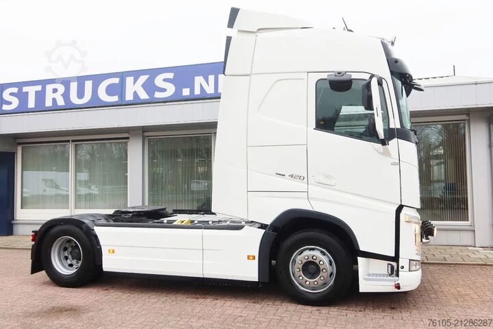 Standard tractor Volvo FH 4x2 bed 2x Holland Truck