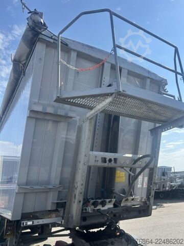 टिपर सेमिट्रेलर KEMPF SKM 39 ALU-KASTENMULDE 55M³ ROLLPLANE