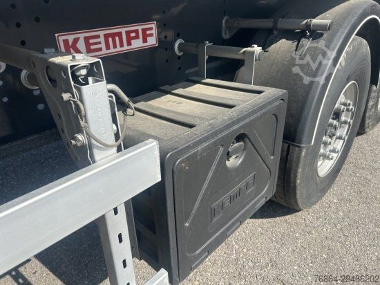 टिपर सेमिट्रेलर KEMPF SKM 39 ALU-KASTENMULDE 55M³ ROLLPLANE