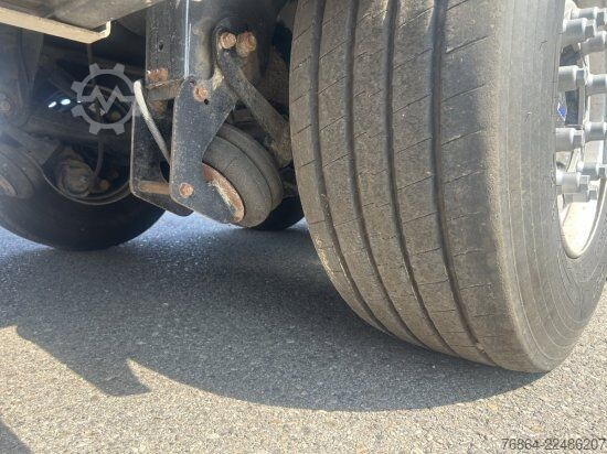 टिपर सेमिट्रेलर KEMPF SKM 39 ALU-KASTENMULDE 55M³ ROLLPLANE