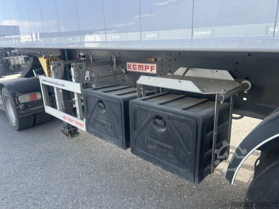 टिपर सेमिट्रेलर KEMPF SKM 39 ALU-KASTENMULDE 55M³ ROLLPLANE