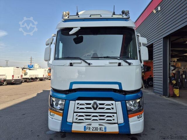 Tractora standard Renault T-Series
