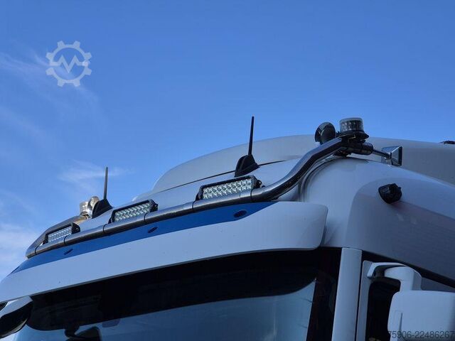 Tractora standard Renault T-Series