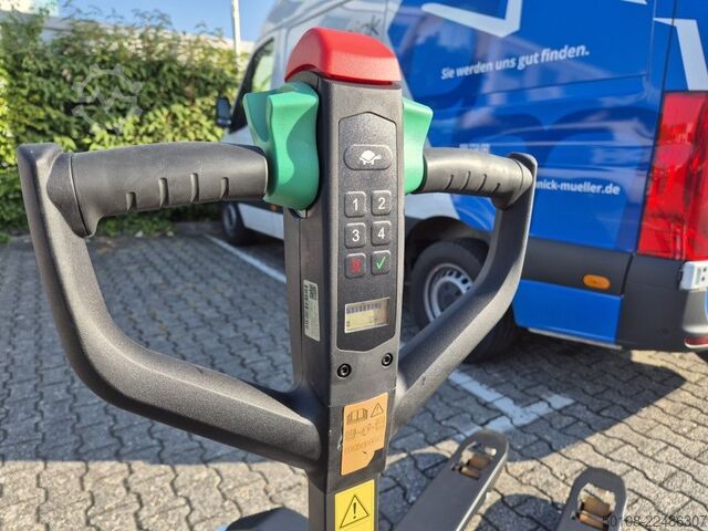 Carretilla elevadora baja Bobcat LPM15N-7/ Neu 2025