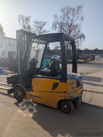 Электрический 4-х колесный вилочный погрузчик Jungheinrich EFG 430