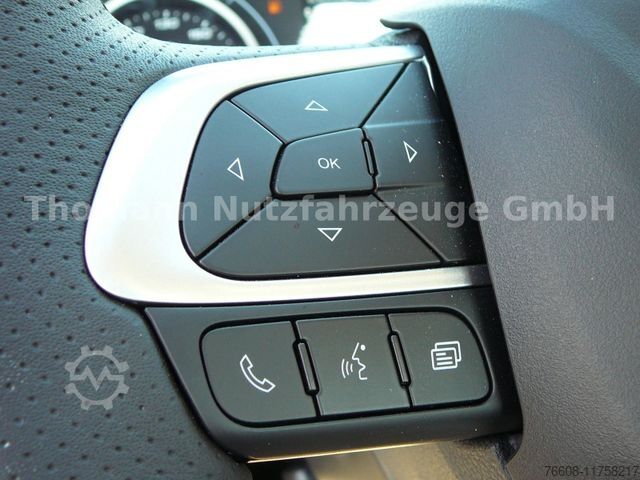 Vučno vozilo IVECO Daily 35S18 Autotransporter Aut. Luftfed. NAVI