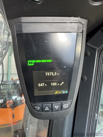 Motostivuitor Linde E30L mit Triplex 6880 mm