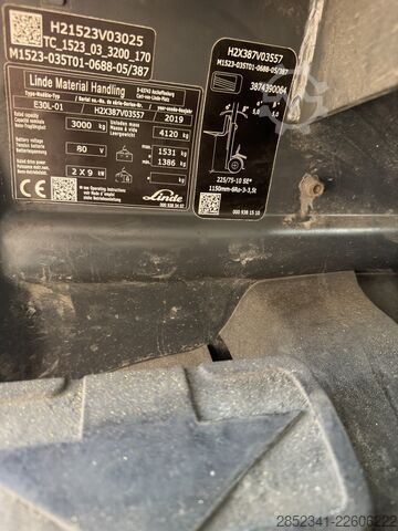 Motostivuitor Linde E30L mit Triplex 6880 mm