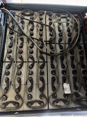 Motostivuitor Linde E30L mit Triplex 6880 mm