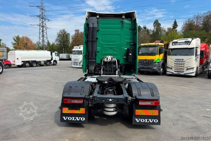 Đầu kéo tiêu chuẩn VOLVO FH-460 4x2