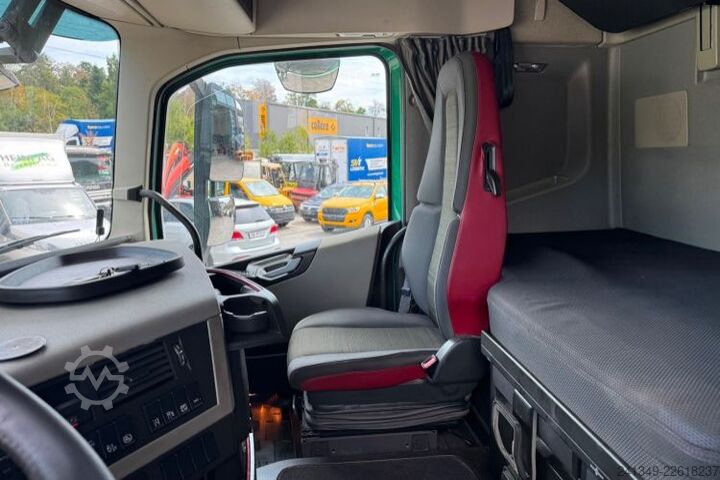 Đầu kéo tiêu chuẩn VOLVO FH-460 4x2