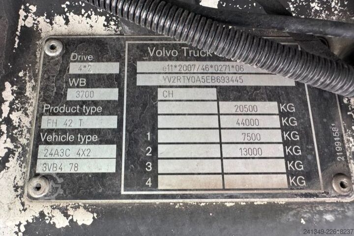 Đầu kéo tiêu chuẩn VOLVO FH-460 4x2