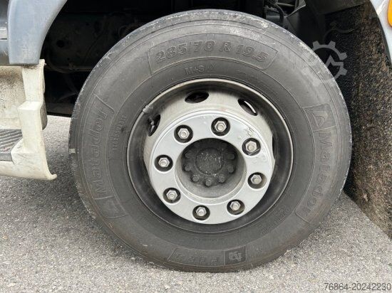 Camion cu platformă și prelată DAF LF 260 16 TONNER PLANE MIT LBW, MANUELL, E6,