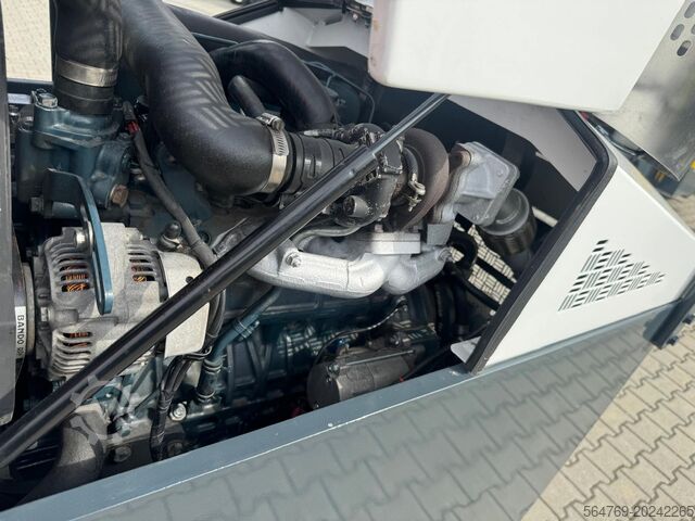 Cărucior cu stivuitor cu 4 căi Combilift C4000/ DIESEL / Low construction/ 2850mm