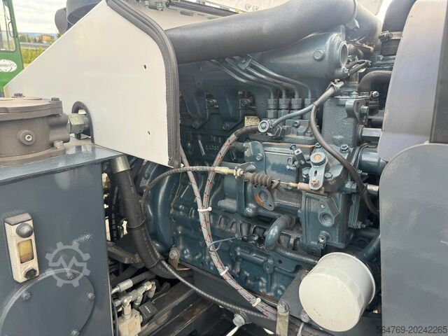 Cărucior cu stivuitor cu 4 căi Combilift C4000/ DIESEL / Low construction/ 2850mm