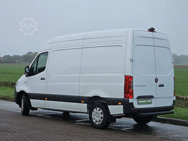 Stasjonsvogn med høyt tak MERCEDES-BENZ ESPRINTER 320 L2H2 81kWh Nieuw