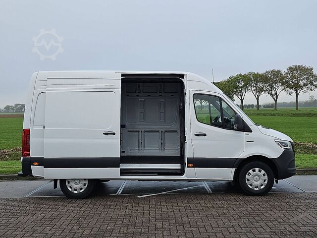 Stasjonsvogn med høyt tak MERCEDES-BENZ ESPRINTER 320 L2H2 81kWh Nieuw